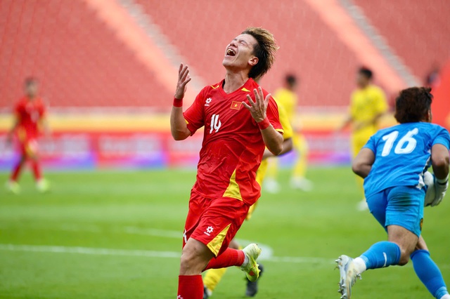 ບານເຕະຊີເກມ 33, ຫວຽດນາມ U.23 2-0 ມາເລເຊຍ U.23: ມິງຟຸກ ເພີ່ມຄະແນນ - ພາບ 1.