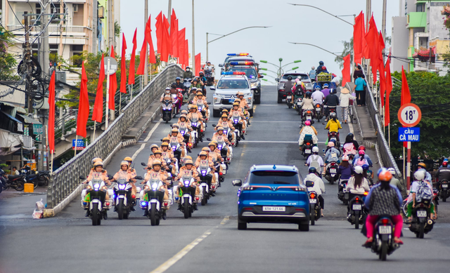 Công an Cà Mau mở cao điểm trấn áp tội phạm dịp Tết Nguyên đán Bính Ngọ- Ảnh 2.