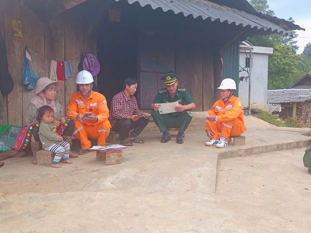 ‘Chốt’ tháng 11, EVNNPC có sản lượng điện tăng vọt, đóng điện vượt kế hoạch - Ảnh 2.