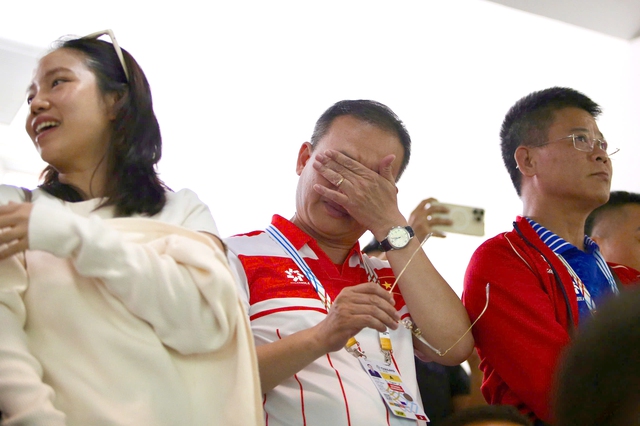 Những giọt nước mắt hạnh phúc tại SEA Games 33: Chiến thắng của Mộng Tuyền và Khiêm - Ảnh 1. Những giọt nước mắt hạnh phúc tại SEA Games 33: Chiến thắng của Mộng Tuyền và Khiêm - Ảnh 1.