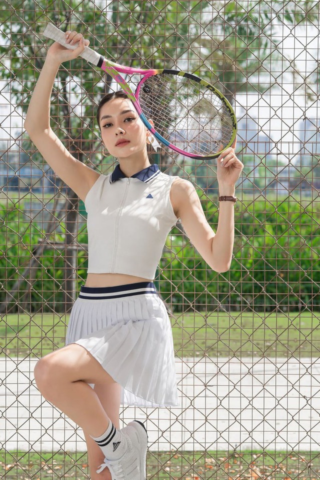 Áo tank top ‘soán ngôi’ các kiểu áo cơ bản, khoe cá tính mạnh mẽ- Ảnh 3.