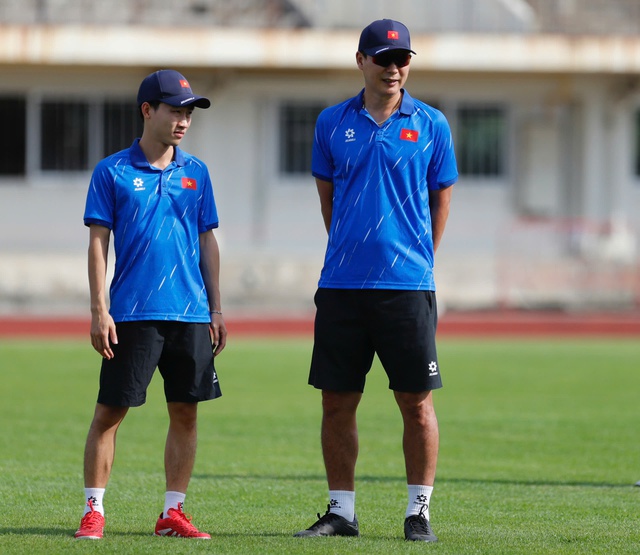 U.23 Việt Nam ‘tự dưng’ được tập sân mới đẹp mê li, sao 1,91 m quyết trắng lưới: Phải thắng Philippines- Ảnh 1. U.23 Việt Nam ‘tự dưng’ được tập sân mới đẹp mê li, sao 1,91 m quyết trắng lưới: Phải thắng Philippines- Ảnh 1.