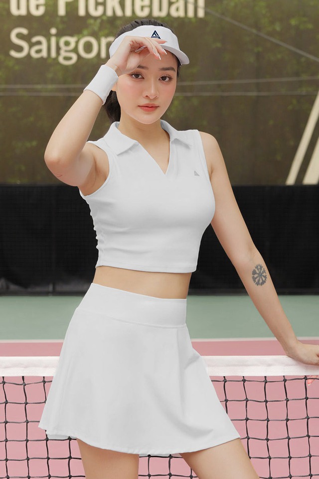 Áo tank top ‘soán ngôi’ các kiểu áo cơ bản, khoe cá tính mạnh mẽ- Ảnh 7.