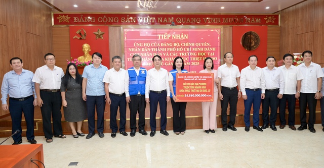 TP.HCM tiếp tục hỗ trợ Khánh Hòa hơn 58 tỉ đồng khắc phục bão lũ - Ảnh 1.