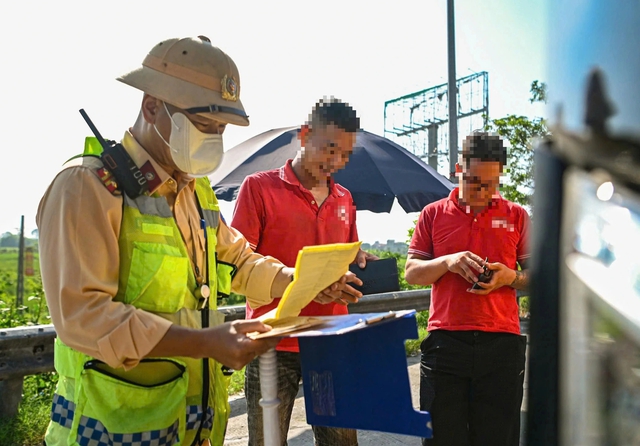 C&oacute; n&ecirc;n quy định quyền của chủ nh&agrave; khi &ocirc; t&ocirc; đỗ trước cửa?- Ảnh 2.
