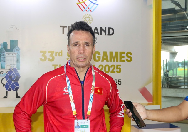HLV Giustozzi nói lời gan ruột: 'Futsal Việt Nam đang phục vụ Tổ quốc, sẽ thành công ở SEA Games'- Ảnh 1. HLV Giustozzi nói lời gan ruột: 'Futsal Việt Nam đang phục vụ Tổ quốc, sẽ thành công ở SEA Games'- Ảnh 1.