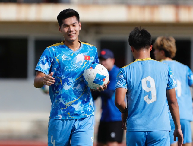 Trung vệ thép U.23 Việt Nam quả quyết sẽ ‘bắt chết’ ngòi nổ Thái Lan, giành vàng SEA Games- Ảnh 1. Trung vệ thép U.23 Việt Nam quả quyết sẽ ‘bắt chết’ ngòi nổ Thái Lan, giành vàng SEA Games- Ảnh 1.
