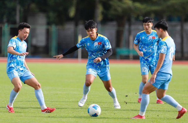 'Người nhện' Trung Kiên tiết lộ cuộc họp ‘nóng’ của U.23 Việt Nam: Thầy Kim bảo là…- Ảnh 2. 'Người nhện' Trung Kiên tiết lộ cuộc họp ‘nóng’ của U.23 Việt Nam: Thầy Kim bảo là…- Ảnh 2.