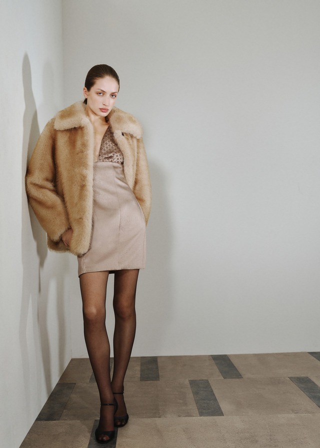 5 kiểu áo khoác sang trọng cho mùa lạnh, phù hợp mọi dáng người- Ảnh 7. 5 kiểu áo khoác sang trọng cho mùa lạnh, phù hợp mọi dáng người- Ảnh 7.