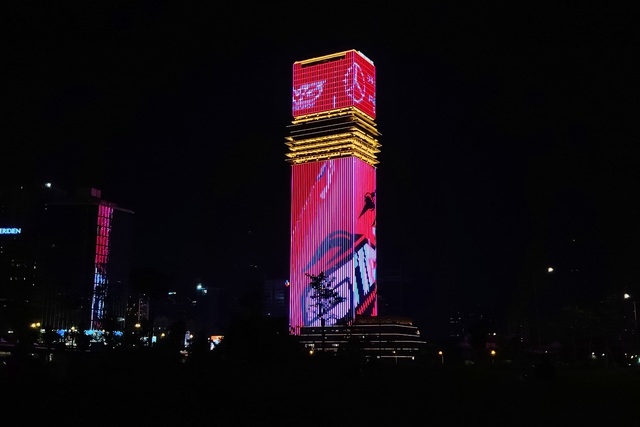 Sting Energy và Mercedes-AMG PETRONAS thắp sáng nhiều địa danh, đánh dấu hợp tác toàn cầu - Ảnh 3.