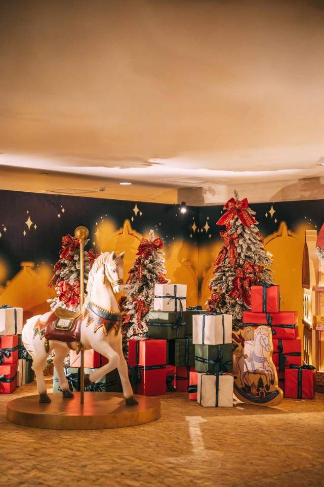 یک «دهکده کریسمس» خیره‌کننده درست در مرکز خرید - عکس ۵.