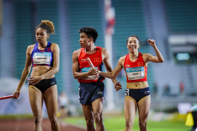 Bộ tứ tiếp sức Việt Nam nói cực hay sau màn chạy trình diễn siêu đẳng cấp thắng người Thái- Ảnh 6. Bộ tứ tiếp sức Việt Nam nói cực hay sau màn chạy trình diễn siêu đẳng cấp thắng người Thái- Ảnh 6.