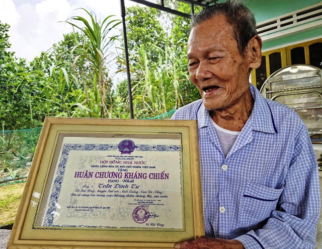 Con đường của lương thực và mạng sống- Ảnh 1. Con đường của lương thực và mạng sống- Ảnh 1.