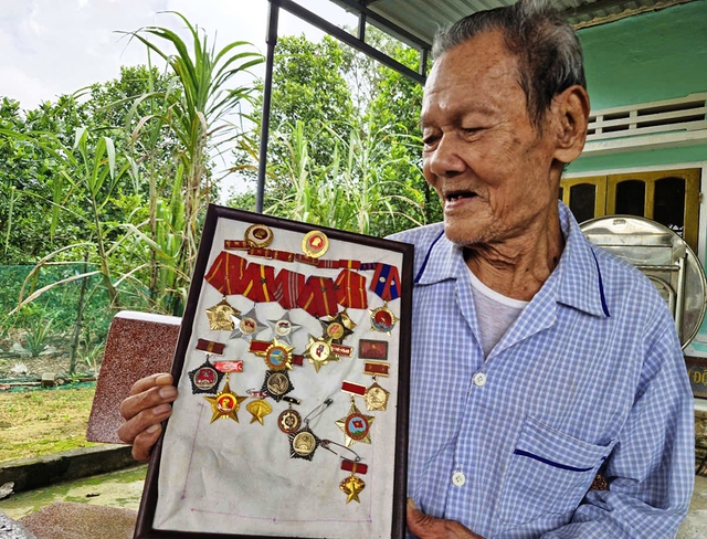 Con đường của lương thực và mạng sống- Ảnh 3. Con đường của lương thực và mạng sống- Ảnh 3.