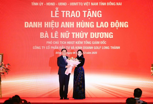Doanh nh&acirc;n L&ecirc; Nữ Th&ugrave;y Dương được phong tặng danh hiệu Anh h&ugrave;ng Lao động - Ảnh 3.