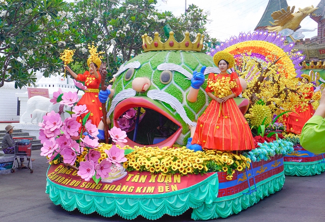 Tết Dương lịch 2026, Suối Tiên tặng lộc vàng và iPhone 17 Pro cực chất - Ảnh 4. Tết Dương lịch 2026, Suối Tiên tặng lộc vàng và iPhone 17 Pro cực chất - Ảnh 4.