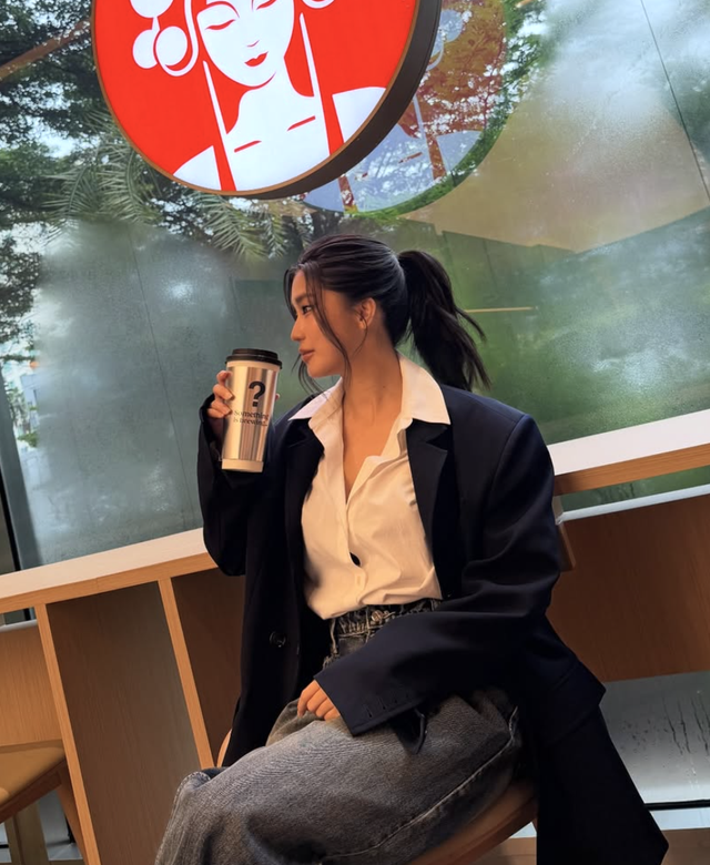 Diện blazer dáng rộng để khoe phong thái thanh lịch- Ảnh 5.