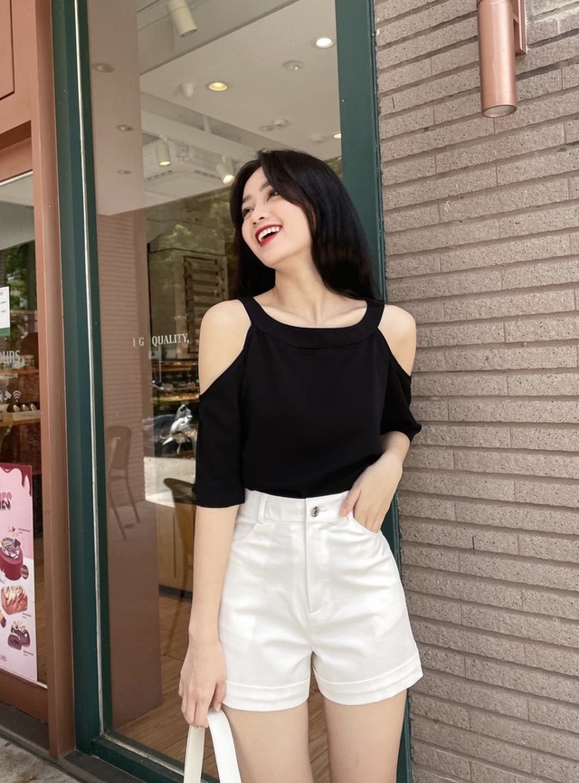 Áo khoét vai tôn đôi vai nhỏ nhắn cho người mặc- Ảnh 6. Áo khoét vai tôn đôi vai nhỏ nhắn cho người mặc- Ảnh 6.