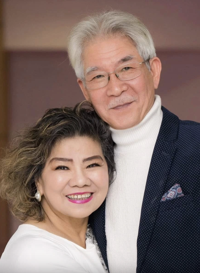 NSND Thanh Hoa tuổi 75 'kh&ocirc;ng c&ograve;n trăn trở g&igrave;&rsquo;, hạnh ph&uacute;c b&ecirc;n chồng- Ảnh 3.