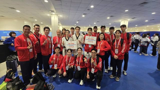 Những bài cổ động 'nổi da gà', ngọn lửa đặc biệt thôi thúc taekwondo Việt Nam- Ảnh 3. Những bài cổ động 'nổi da gà', ngọn lửa đặc biệt thôi thúc taekwondo Việt Nam- Ảnh 3.