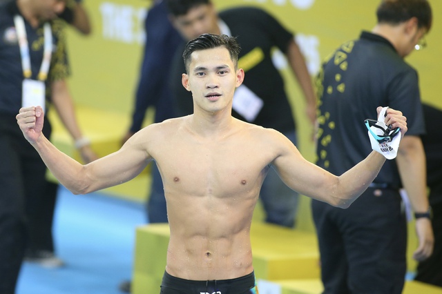 Xứng danh 'Hoàng tử ếch': Thanh Bảo đẹp trai, 6 múi, lại còn cực thương người yêu- Ảnh 5. Xứng danh 'Hoàng tử ếch': Thanh Bảo đẹp trai, 6 múi, lại còn cực thương người yêu- Ảnh 5.