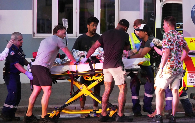 Xả súng chấn động bãi biển Sydney, 10 người thiệt mạng- Ảnh 1. Xả súng chấn động bãi biển Sydney, 10 người thiệt mạng- Ảnh 1.