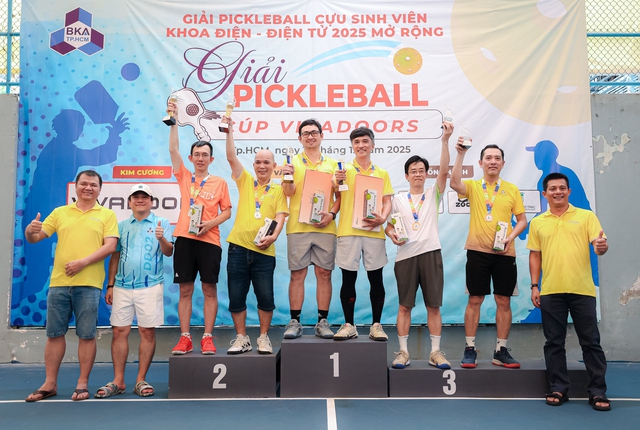 Quy tụ anh tài tại một giải pickleball cựu sinh viên Trường ĐH Bách khoa - Ảnh 1.