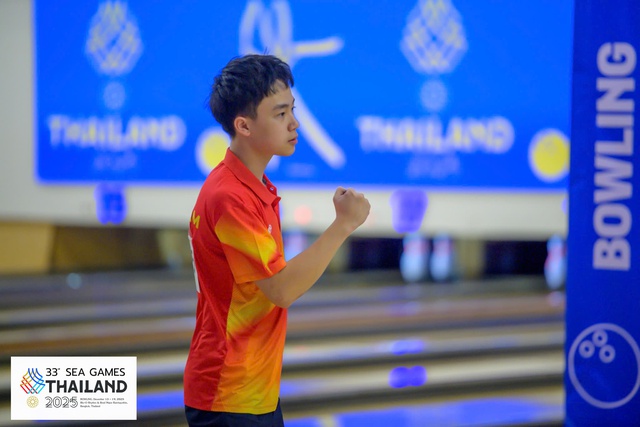 Nam sinh Trần Hoàng Khôi 16 tuổi giành HCV bowling SEA Games 33, là ai?- Ảnh 1. Nam sinh Trần Hoàng Khôi 16 tuổi giành HCV bowling SEA Games 33, là ai?- Ảnh 1.