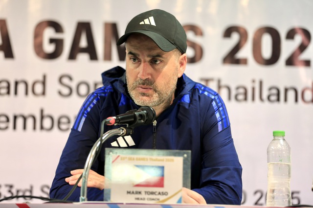 HLV Philippines sung sướng tột độ v&igrave; t&aacute;i đấu đội tuyển nữ Việt Nam ở chung kết: &lsquo;Ch&uacute;ng t&ocirc;i xứng đ&aacute;ng&rsquo;- Ảnh 1.