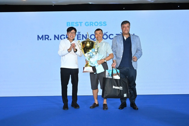 Hơn 3,2 tỉ đồng cho bệnh nhân nhi ung thư từ giải golf hữu nghị 2025- Ảnh 2. Hơn 3,2 tỉ đồng cho bệnh nhân nhi ung thư từ giải golf hữu nghị 2025- Ảnh 2.