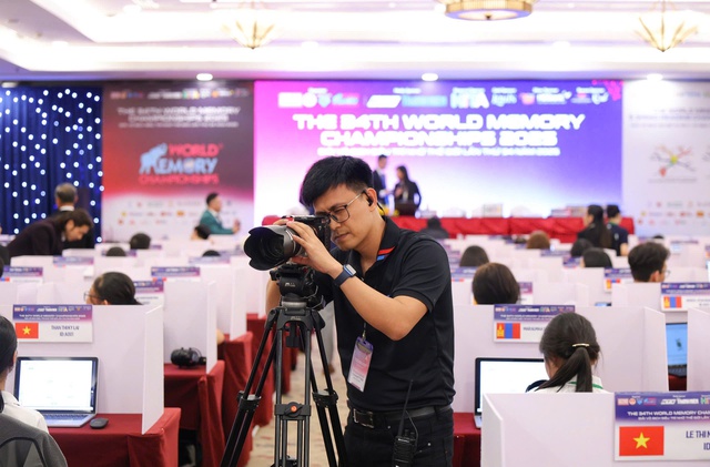 Nhiếp ảnh gia Trịnh Minh Triết 'kể chuyện' Siêu trí nhớ thế giới bằng... cảm xúc - Ảnh 1.