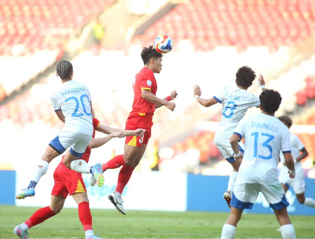 Sếp lớn bóng đá Philippines muốn U.23 Việt Nam thua bán kết, báo chí bản địa lại e dè- Ảnh 1. Sếp lớn bóng đá Philippines muốn U.23 Việt Nam thua bán kết, báo chí bản địa lại e dè- Ảnh 1.