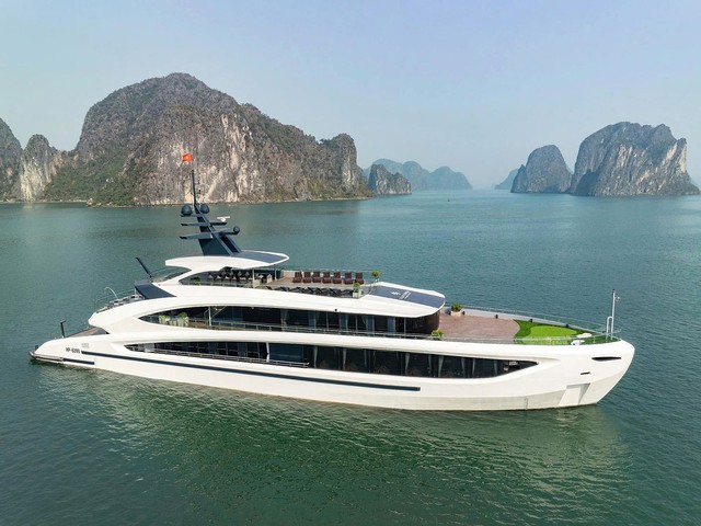 H&agrave;nh tr&igrave;nh 60 triệu dấu ch&acirc;n ở vịnh Hạ Long - Ảnh 1.