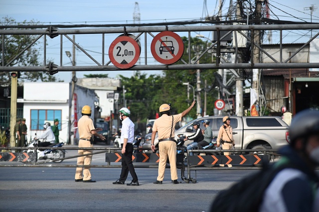 Điều chỉnh giờ mở giao lộ Lê Đức Anh - Liên Khu 4-5: Hết chạy ngược chiều- Ảnh 1. Điều chỉnh giờ mở giao lộ Lê Đức Anh - Liên Khu 4-5: Hết chạy ngược chiều- Ảnh 1.