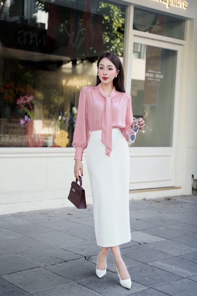 Tôn lên vóc dáng mà vẫn sành điệu với chân váy bút chì Tôn lên vóc dáng mà vẫn sành điệu với chân váy bút chì- Ảnh 2.