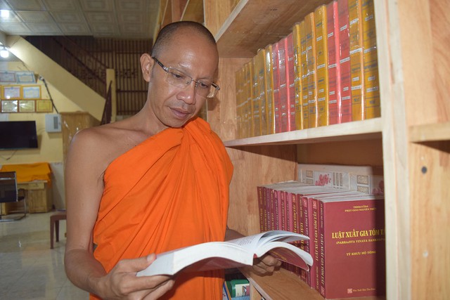 Vị sư Khmer đầu tiên ở miền Tây nhận bằng tiến sĩ - Ảnh 2.