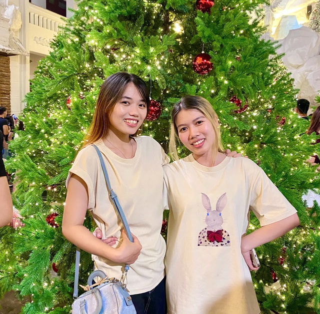 Đông nghịt người đến nơi này check-in ‘rừng thông Noel’ giữa lòng TP.HCM - Ảnh 6.