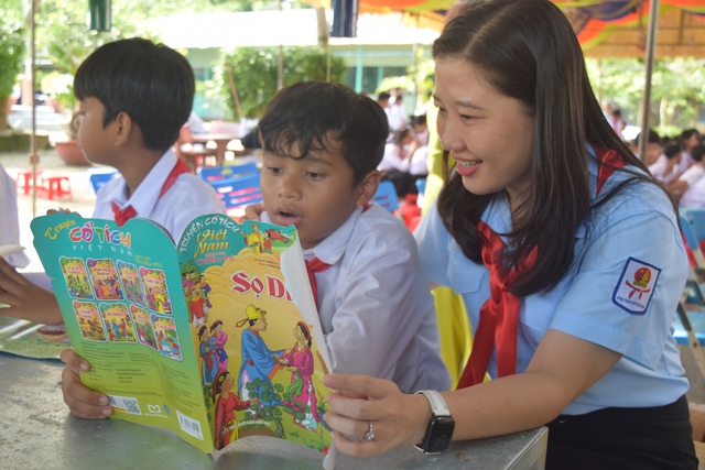 Phát triển giáo dục đồng bào dân tộc ở An Giang- Ảnh 4. Phát triển giáo dục đồng bào dân tộc ở An Giang- Ảnh 4.