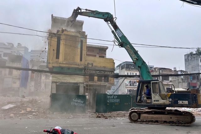 Hà Nội yêu cầu 6 phường có biện pháp giảm bụi khi phá dỡ công trình- Ảnh 1. Hà Nội yêu cầu 6 phường có biện pháp giảm bụi khi phá dỡ công trình- Ảnh 1.