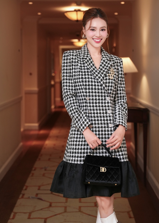 Tối giản nhưng sang xịn nhờ diện áo tweed vào mùa đông Tối giản nhưng sang xịn nhờ diện áo tweed vào mùa đông- Ảnh 10.