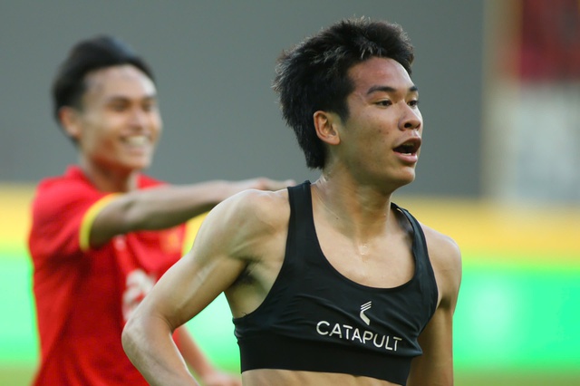 Ngả mũ th&aacute;n phục thầy Kim: Cứ thay người l&agrave; U.23 Việt Nam ghi b&agrave;n, qu&aacute; giỏi!- Ảnh 1.