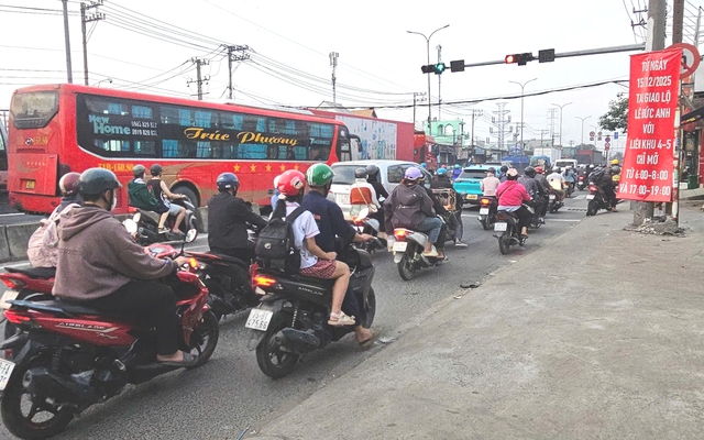 Điều chỉnh giờ mở giao lộ Lê Đức Anh - Liên Khu 4-5: Hết chạy ngược chiều- Ảnh 2. Điều chỉnh giờ mở giao lộ Lê Đức Anh - Liên Khu 4-5: Hết chạy ngược chiều- Ảnh 2.
