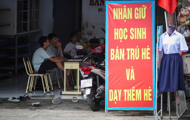 "Điểm nghẽn" lớn nhất trong quản lý dạy thêm 'Điểm nghẽn' lớn nhất trong quản lý dạy thêm - Ảnh 2.