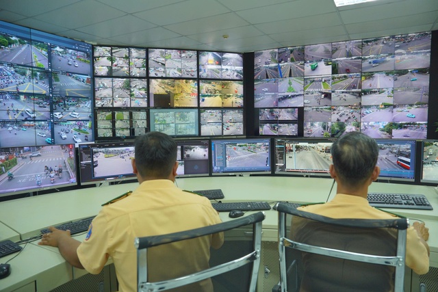 TP.HCM tăng tốc chống kẹt xe: Metro, AI và hạn chế xe cá nhân- Ảnh 3. TP.HCM tăng tốc chống kẹt xe: Metro, AI và hạn chế xe cá nhân- Ảnh 3.