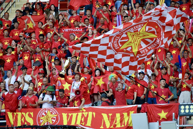 Nóng: HLV Kim Sang-sik chấm U.23 Việt Nam 100 điểm không có nhưng, khen Thái Lan là đất lành...- Ảnh 2. Nóng: HLV Kim Sang-sik chấm U.23 Việt Nam 100 điểm không có nhưng, khen Thái Lan là đất lành...- Ảnh 2.