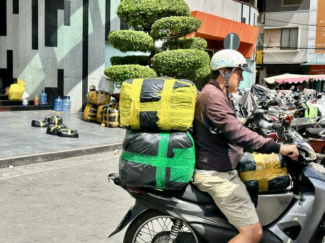 Hộ kinh doanh có được khấu trừ các chi phí bốc vác, thuê chở hàng...? - Ảnh 2.