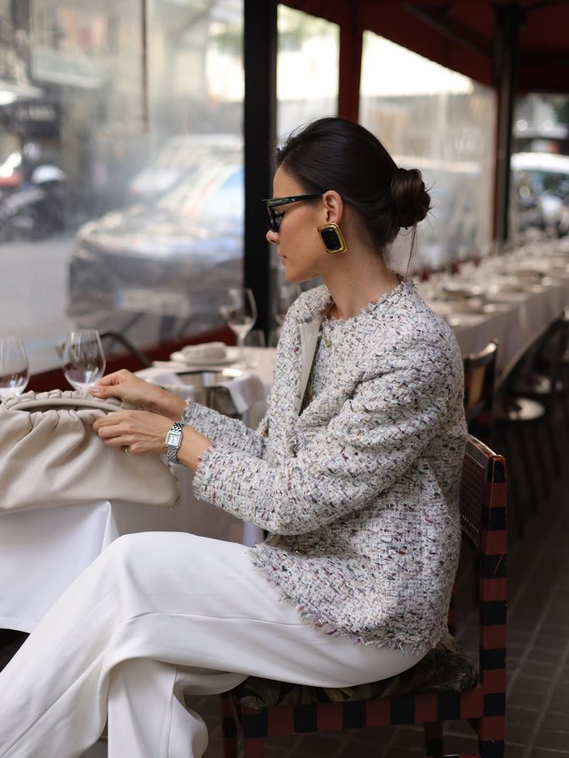 Tối giản nhưng sang xịn nhờ diện áo tweed vào mùa đông Tối giản nhưng sang xịn nhờ diện áo tweed vào mùa đông- Ảnh 2.