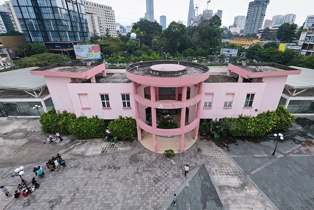 Đề xuất l&agrave;m b&atilde;i giữ xe 2 b&aacute;nh ở s&acirc;n khấu Sen Hồng- Ảnh 1.