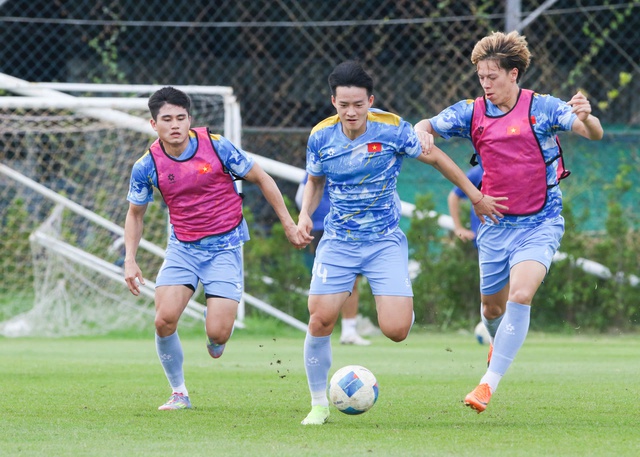 U.23 Việt Nam đại chiến Philippines, đội hình siêu tấn công: Xuân Bắc đá chính, quyết đoạt vé chung kết- Ảnh 3. U.23 Việt Nam đại chiến Philippines, đội hình siêu tấn công: Xuân Bắc đá chính, quyết đoạt vé chung kết- Ảnh 3.