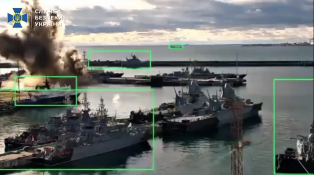 Ukraine tấn công tàu ngầm Nga ở biển Đen bằng drone lặn Lần đầu tiên - Ảnh 1. Ukraine tấn công tàu ngầm Nga ở biển Đen bằng drone lặn Lần đầu tiên - Ảnh 1.